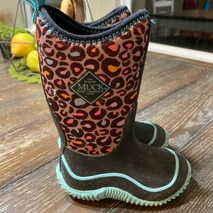 Toddler girl muck boots size 8
